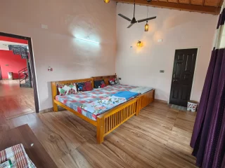 05 Standard Quadruple Room