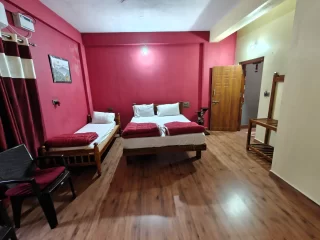 06 Standard Triple Room