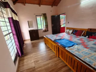 08 Standard Quadruple Room